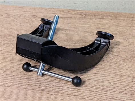 Thrustmaster Fixation Kit