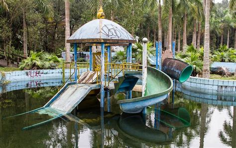 thuy tien lake abandoned water park