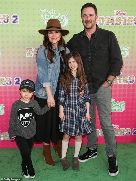 tiffani thiessen photos family