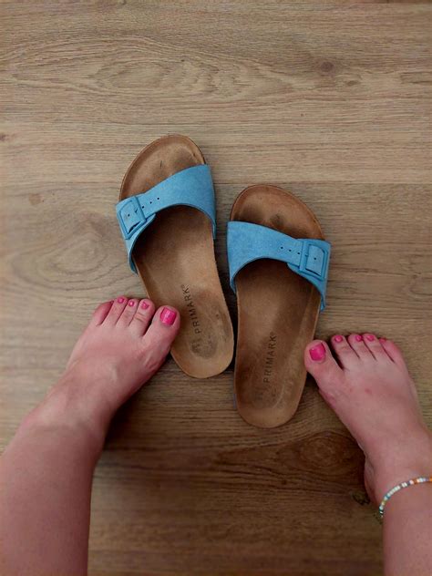 tight size 2 tiny queens and