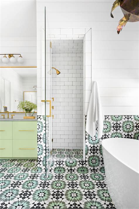 32 Beautiful Bathroom Tile Design Ideas