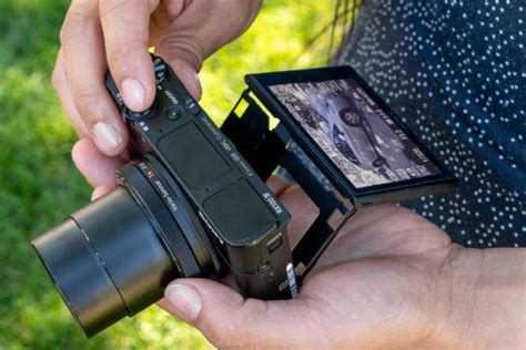 Tilt Screen Point And Shoot