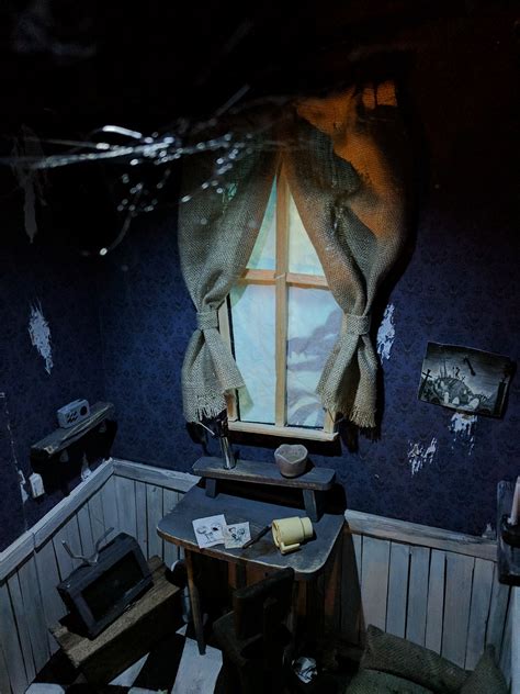 tim burton room decor