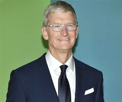 tim cook height and biography