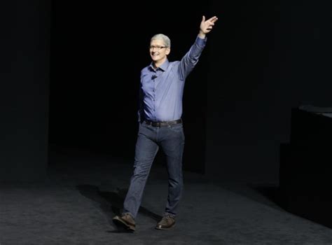 tim cook height and weight