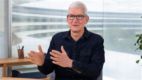 tim cook partner 2021