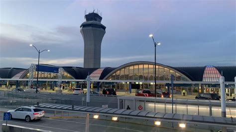 time in stl airport