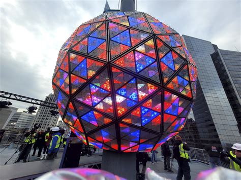 time square new york ball drop 2023