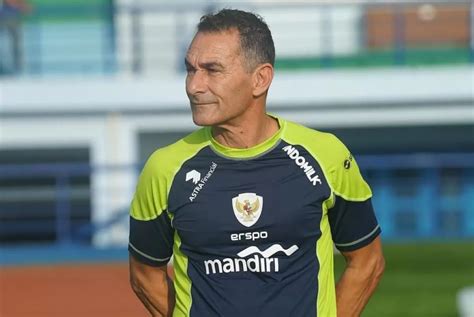 Hot Topic Hari Ini: Analisis Mendalam: Potensi dan Peran Legenda Belanda Gerald Vanenburg untuk Timnas U23 Indonesia