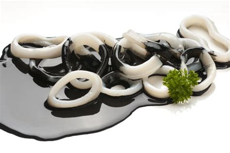 Kantong tinta cumi yang utuh