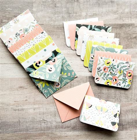 tiny cards with envelopes