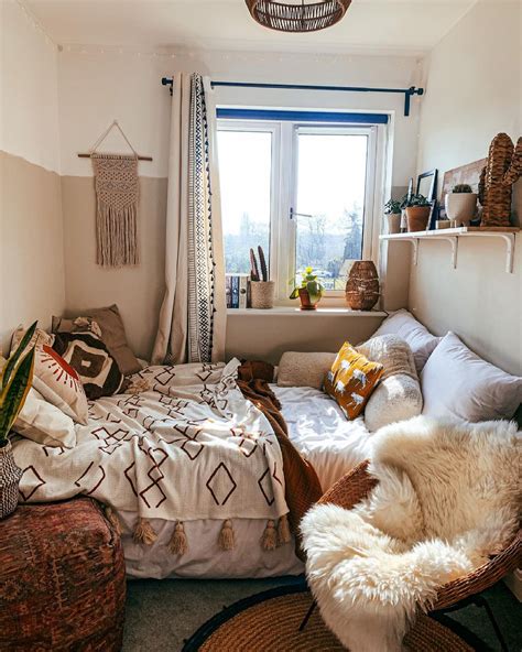 Tiny Square Bedroom Ideas