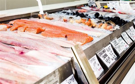 Tips for Buying and Storing Fish