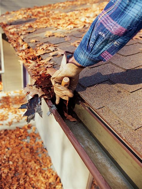 tips for cleaning out gutters