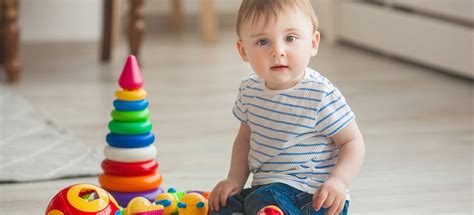 tips memilih mainan bayi usia 6 bulan hingga 1 tahun