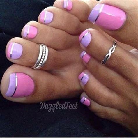 tips of toes are purple