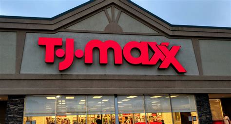 T.J. Maxx, Marshalls in talks to bring distribution facility with 1,000