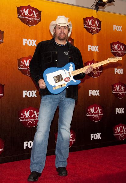 Toby Keith Height Revealed