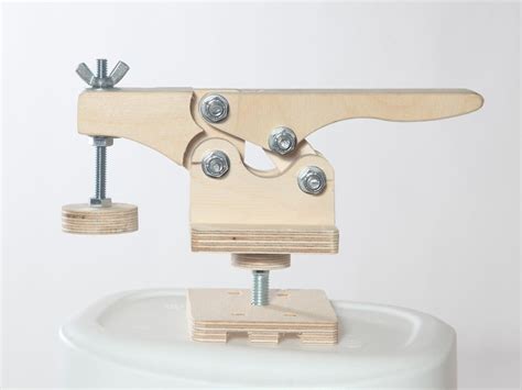 toggle clamps for woodworking