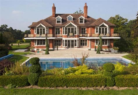 tom cruise home in england