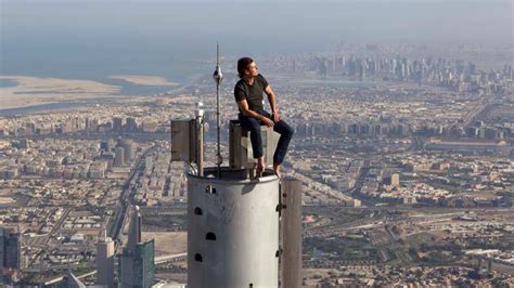 tom cruise on top of burj khalifa real