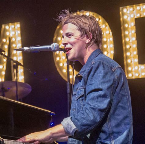 tom odell in concert