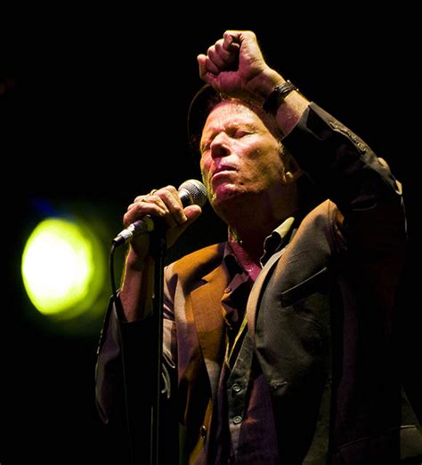 tom waits in concert