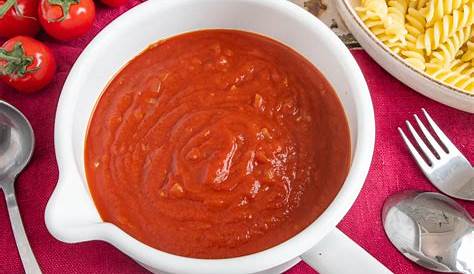 schnelle Tomatensauce aus frischen passierten Tomaten-Pastasauce