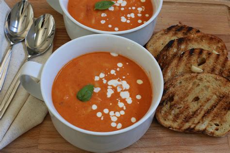 Creamy Tomato and Basil Soup with Garlic Bread