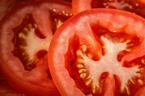 Tomatoes Cause Gout