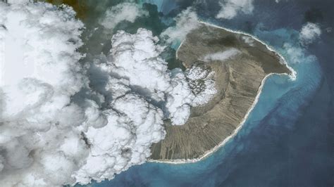 tonga volcano eruption space view