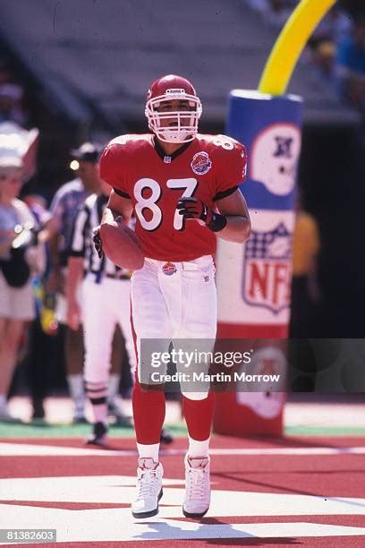 tony gonzalez american football