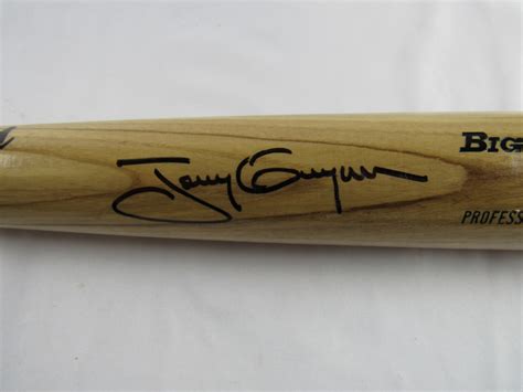 tony gwynn autographed bat