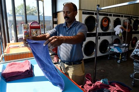 top musician offering laundry lessons