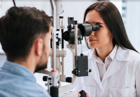 top optometrist offering vision correction