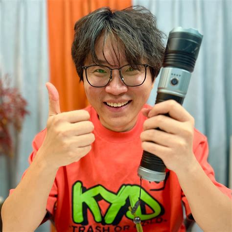 torchmaster x9 multi mode tactical flashlight