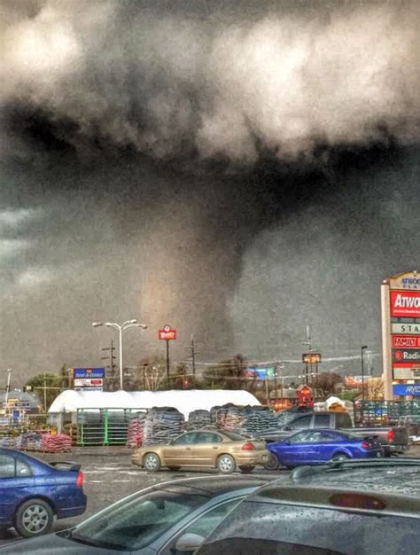 tornado damage in oklahoma yesterday