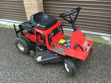 TORO 832 RIDING MOWER WITH BAGGER Live and Online Auctions on