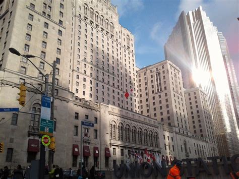 toronto hotel near union train station