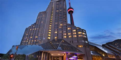 toronto hotels near convention centre