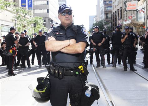 toronto police officers