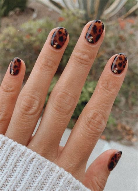 Tortoise Shell Nails