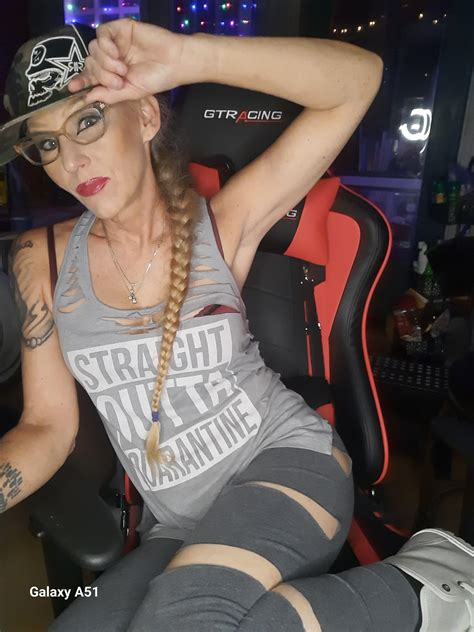 total babe control   kelly devine