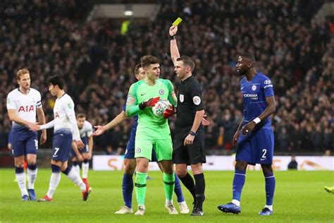 tottenham vs chelsea referee