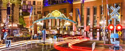 tour guide Gaslamp Quarter
