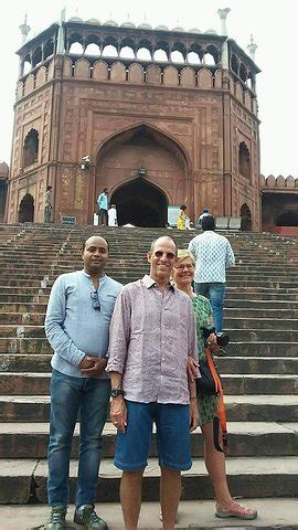 tour guide delhi