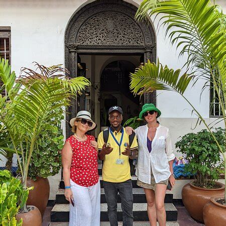 tour guide zanzibar
