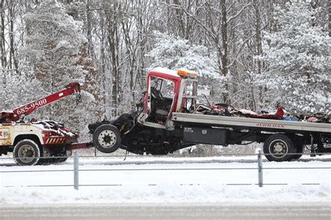 tow truck accidents pictures