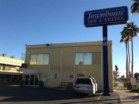 Town House Inn & Suites: A Perfect Blend Of Comfort And Convenience