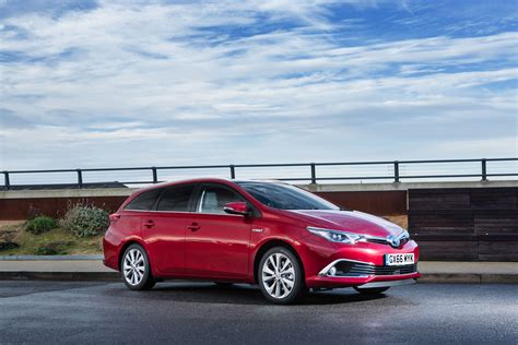 Toyota Auris Touring Sports 1.8 Hybrid Excel first drive review review
